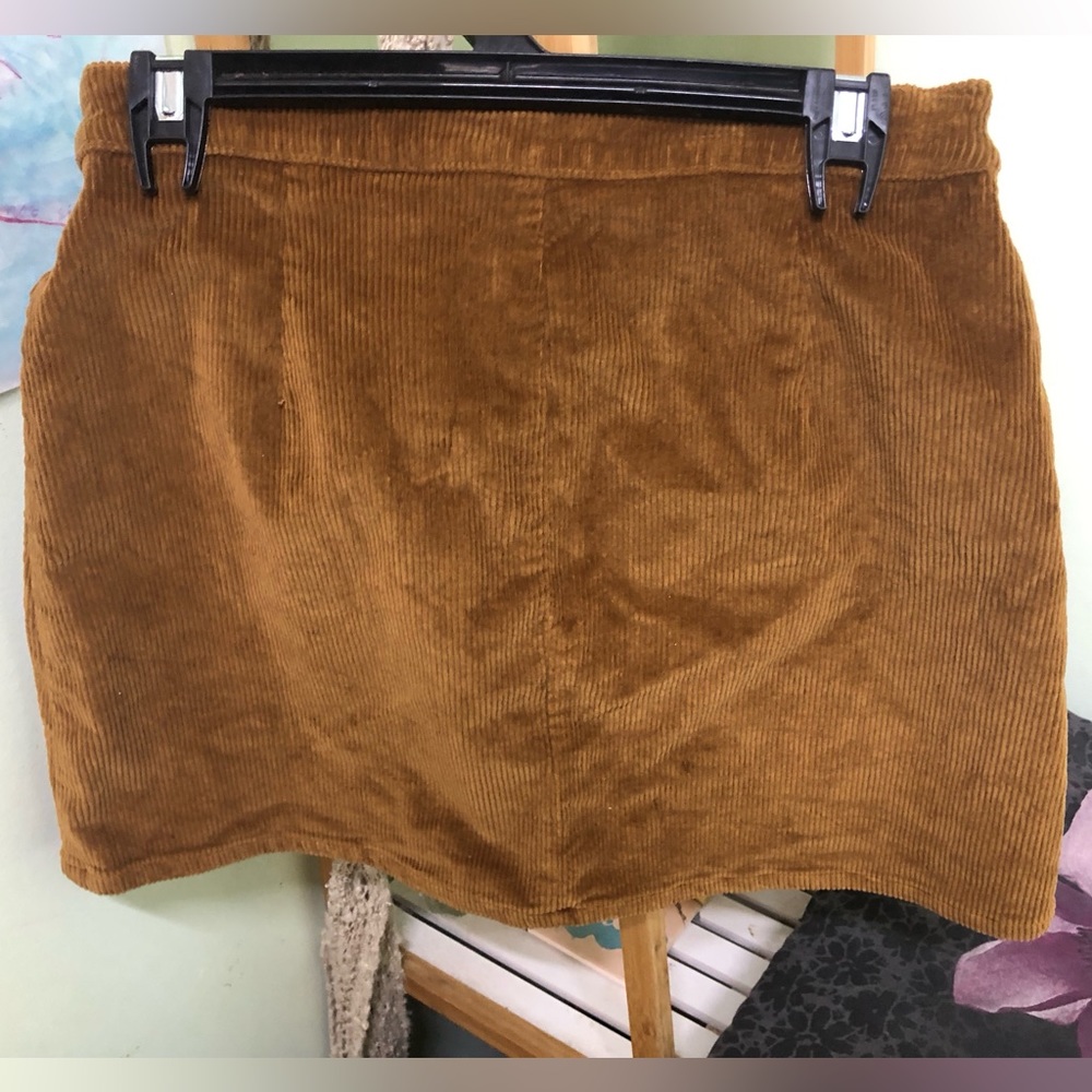 Soft ribbed Lily mini skirt with pockets - Picture 2 of 6